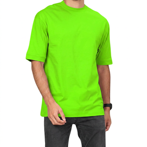 T-shirt à manches courtes pour homme, couleur violette, avec logo noir imprimé, col rond, coupe classique, 100% coton jersey, design respirant - Product Image 1