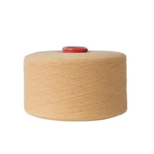 NE 12/1 Fil recyclé du Vietnam 65/35 Composition avec torsion 450-480 pour le tissage et le tricotage Style de motif brut - Product Image 2