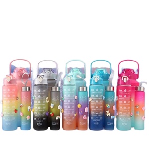 Botella de Agua Deportiva de Plástico Ecológica 3 en 1 de 2L con Marcador de Tiempo para Camping y Gimnasio, en Oferta - Product Image 1