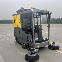 Chemin de nettoyage large pour voies publiques et aires de stationnement HM4 Electric Ride-On Street Sweeper Vehicle