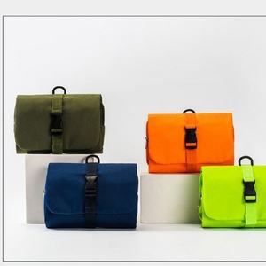 À la mode Oxford tissu pliant sac cosmétique fermeture éclair humide sec séparation léger Portable pour soins de la peau stockage crochet sac - Product Image 1