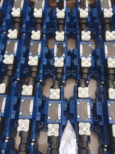 Solénoïde R978898141 4WE6W62/EG24N9K4/VR978902827 4WE6D62/EG110N9K4/VR901361250 4WE10D50/EG24N9K4/B08M - Product Image 1