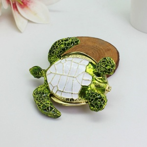 Shinnygifts kim loại vẽ tay Rùa Biển hộp đính đồ trang sức bản lề lưu trữ với tinh thể sáng bóng men figurine - Product Image 6