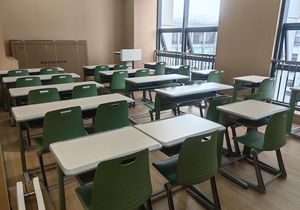 Juego <span class=keywords><strong>de</strong></span> Escritorio y Silla <span class=keywords><strong>de</strong></span> Estudio Ajustable Moderno <span class=keywords><strong>de</strong></span> <span class=keywords><strong>Dos</strong></span> Plazas GUANGWEI para Estudiantes Escolares - Product Image 5