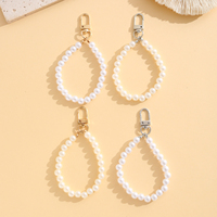 Lot de 4 porte-clés bracelet en perles, avec accessoires en alliage doré et argenté, perles blanches et crème, pour clés de voiture et sacs, cadeau pour femme