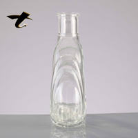 Bouteille en verre transparent extra clair de qualité supérieure, forme carrée |   Design gravé et bouchon en verre |   Bouteille de whisky avec logo personnalisé pour spiritueux de luxe