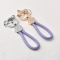 Nuevo Llavero de Aleación de Zinc con Incrustaciones de Diamantes en Forma de Garra de Oso, Colgante de Moda para Bolsos de Pareja, Regalos Creativos Personalizados