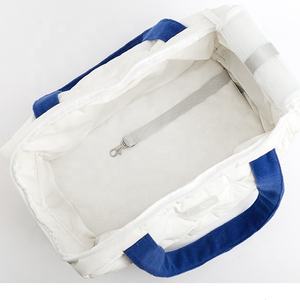 Bolsa de viaje de lujo para mascotas, cama de viaje portátil y lavable, certificado por la línea aérea - Product Image 5