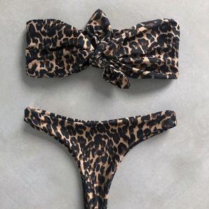 ชุดว่ายน้ำฟิตเนสสำหรับผู้หญิง แบบทูพีซ บิกินี่แบบ Bandeau ผ้ายืดสแปนเด็กซ์/โพลีเอสเตอร์ แห้งเร็ว - Product Image 2