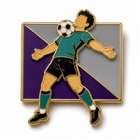 2026 Personalisierter Fußballspieler-Action-Anstecker aus Weichemaille, Gesichtsloser Fußballspiel-Pose-Metall-Reversnadel-Anstecker, Großhandel Hutnadel-Geschenk