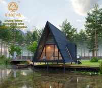 Maisonnette modulaire préfabriquée de luxe triangulaire mobile avec structure en acier et panneaux sandwich pour usage hôtelier et de villégiature