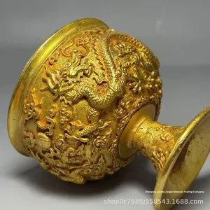 Coupe à vin antique en cuivre doré à double dragon et perles, sur pied haut, style rétro, période Qianlong de la <span class=keywords><strong>dynastie</strong></span> <span class=keywords><strong>Qing</strong></span>, coupe d'offrande fabriquée en Chine - Product Image 2