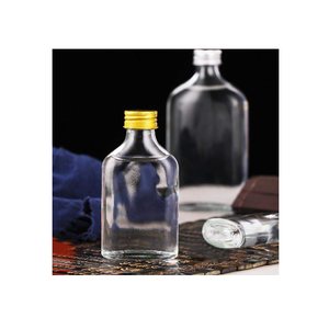 Bouteille en verre de liqueur plate transparente de haute qualité de 100ml parfaite pour l'embouteillage et les coffrets cadeaux de petit lot de vin de whisky rhum tequila vodka - Product Image 3