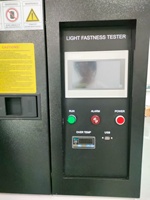 Cámara de prueba de arco de xenón con pulverización de agua de control de humedad y ciclo oscuro para prueba de simulación de solidez a la luz y a la intemperie