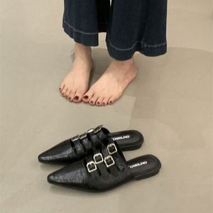 Korean-style Niche Fashion High-end <b>Closed</b>-<b>toe</b> <b>Mules</b> Women 2026 Spring/Summer New Vintage Belt Buckle Synthetic Leather Upper - Product Image 2