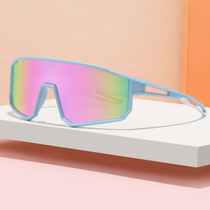 Vente en gros d'usine de lunettes de sport unisexe en PC pour enfants lunettes de soleil polarisées à monture orange noire - Product Image 2