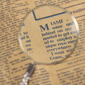 European Style Gold Plated Handheld Magnifier 50 Mm Glass Lens For Reading Books And Newspapers - Product Image 3