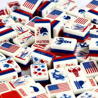 Mahjong américain en acrylique à trois couches avec motif de drapeau patriotique de luxe pour les rassemblements sociaux et les soirées de jeux en famille