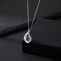 Collier superposé hypoallergénique en acier inoxydable à 3 niveaux avec pendentif cœur, chaîne à maillons tendance pour les fêtes