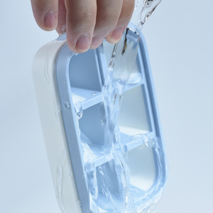 Molde Cuadrado Apilable de Silicona, Reutilizable, de Grado Alimenticio, para Hacer Hielo y Jugos de Frutas, Ecológico - Product Image 4