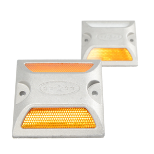 Piquets réfléchissants pour routes de haute qualité 10*10cm, effet œil de chat, en ABS, pour chaussées, haute visibilité - Product Image 1