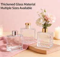 Meilleure Bouteille en Verre Carrée Transparente Vide de 100, 150, 200 ml avec Couvercle pour Diffuseurs à Bâtonnets Parfumés – Qualité Usine, Design Unique