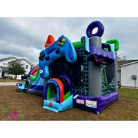 Rumah Kastil Tiup Kombinasi Permainan Gamer Bouncy House yang Dapat Disesuaikan dengan Seluncuran Basah untuk Bisnis Sewa Pesta