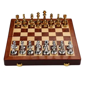 Factory Hot Koop Custom Metalen Schaakstukken Goud Zilver Houten Board Game Set Met Verpakking Voor Verkoop