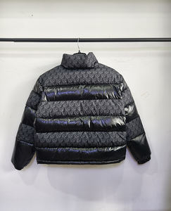 Jaket Musim Dingin Kasual Pria Kerah Tegak Penutup Ritsleting Detail Kancing Ramah Lingkungan Fitur Tahan Angin Layanan OEM Tersedia - Product Image 3