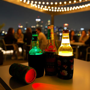 LED付き飲料クーラー カスタムクージー カスタムロゴ ウェディング スタビーホルダー ビールクーラー クージー ナイトクラブ ミニガラス瓶ホルダー スリーブ - Product Image 1