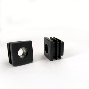 Bouchon carré en plastique noir avec vis pour connecteur de tube et support d'étagère - Product Image 1