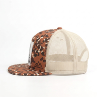 Casquette de baseball trucker 7 panneaux personnalisée avec logo tissé, dos en maille, visière plate, motif camouflage, couronne haute, fermeture snapback