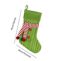 Vente en gros Bas de Noël de fête de décoration de Noël en vrac avec une jolie mini écharpe à pompons Chaussettes de Noël tricotées à rayures