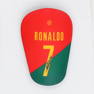 Protège-tibias de football <span class=keywords><strong>mini</strong></span> Star Player avec chaussettes intégrées pour adultes et enfants – Équipement de protection épaissi en plastique pour la course et le volleyball – Vente en gros pour le sport - Product Image 1