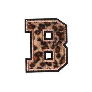 Patchs Alphabet Léopard Personnalisés avec Bordure Dorée Scintillante, Broderie Lettres A-Z, Badge Thermocollant en Chenille pour Sac, Chapeau, Sweat à Capuche - Product Image 4