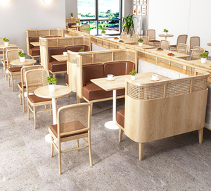 Set di Sedute e Tavoli Personalizzabili per Fast Food, Arredamento per Ristoranti, Sedute in Legno, Tavolo e Sedie per Mensa - Product Image 2