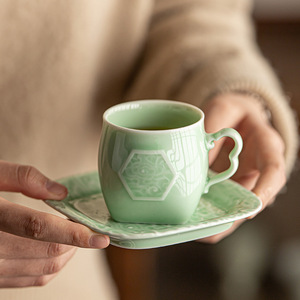 Ensemble tasse et soucoupe en céramique, style chinois traditionnel, avec poignée, pour le thé de l'après-midi - Product Image 1