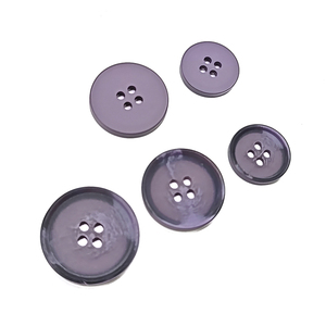 Wholesale Plastic Button Resin Urea Sewing 4 Hole Buttons