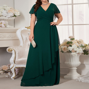 Abito da sera lungo in chiffon a tinta unita con scollo a V, maniche a campana e orlo asimmetrico con volant, <span class=keywords><strong>taglie</strong></span> <span class=keywords><strong>forti</strong></span>, per cene, matrimoni e feste - Product Image 1