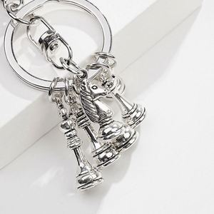 Porte-clés en métal personnalisé avec échiquier et pièces d'échecs en émail 3D, souvenir pour club de fans, pendentif de voiture, porte-clés d'échecs international - Product Image 6