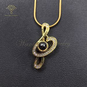 LV012 Je t'aime en 100 langues Projection Fashion Chokers Colliers Hommes Plaqué or 18K Serpent Charm Collier Pendentif Bijoux - Product Image 4