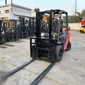 For 3 Ton Forklift 30 SAS <b>Gasoline</b> Powered with Cab Red Color Japan Made Used Hydraulic Side Shifter Two Stage Mast - Product Image 3