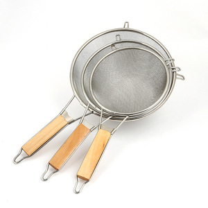 Stainless Steel Strainer 18Cm With Wooden Handle For Kitchen Use - Product Image 4