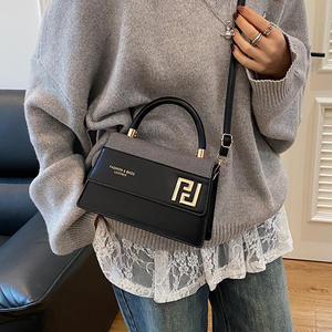 Nouveau Sac Carré en PU de Haute Qualité Automne 2025 – Sac à Main Urbain Simple et Tendance, Polyvalent avec Lettres, Idéal pour Porter en Bandoulière - Product Image 2