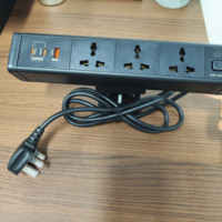 Multiprise universelle 65W PD USB-C à 3 prises avec fixation par pince de bureau / Prise USB 65W pour mobilier de bureau à fixer sur le bord du bureau