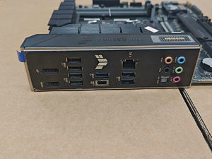 Tarjeta Madre TUF Gaming B760M PLUS D5 M-ATX DDR5 de 4 Canales SATA, Compatible con CPU LGA 1700 de 12.ª y 13.ª Generación, 192 GB - Product Image 2