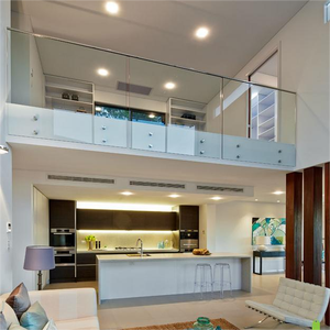 Parche de hierro personalizado moderno, barandillas de vidrio, pasamanos y balaustradas para villas, suministro directo de fábrica de Foshan - Product Image 1