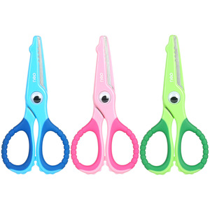 Tijeras de seguridad para niños Deli, punta redonda de 6 pulgadas, borde de goma suave para estudiantes de primaria - Product Image 5
