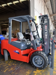 HELI <span class=keywords><strong>CPCD30</strong></span> Nieuwe 3-tons dieselheftruck, interne verbranding heftruck, K2-serie voor fabriekswerkzaamheden, magazijn, wederverkoop - Product Image 1