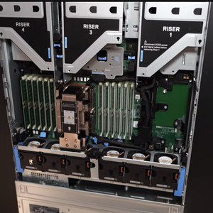 Dell PowerEdge R7615 2U 4ème génération AMD EPYC 9004 Series 5600 MT/s DDR5 Vitesses de mémoire jusqu'à 4,1 GHz - Product Image 4